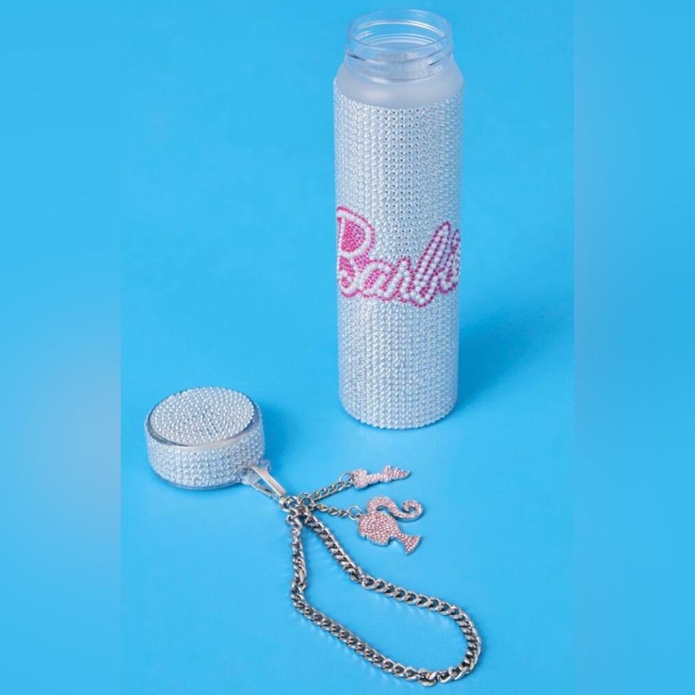 Barbie × Forever 21 Barbie Rhinestone
Water Bottle